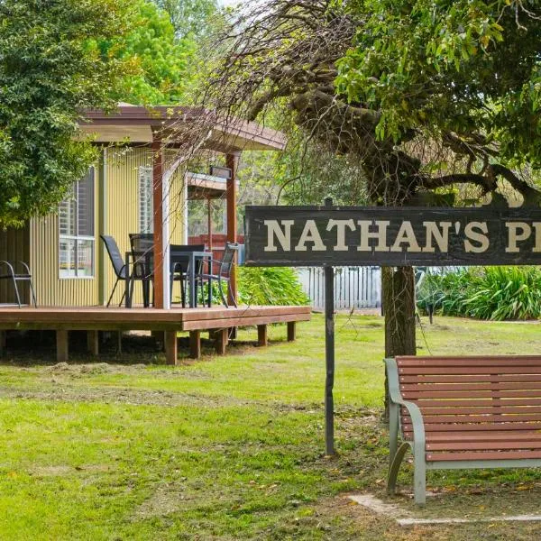 Nathan's Place, hotel en Whitfield