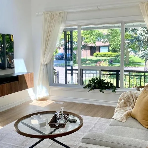 Sunbeam Haven - Spacious 3 Bedrooms - Indoor Parking, hotel em Toronto