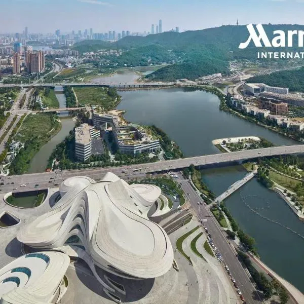 Meixi Lake Hotel, a Luxury Collection Hotel, Changsha, hotel v destinaci Čchang-ša