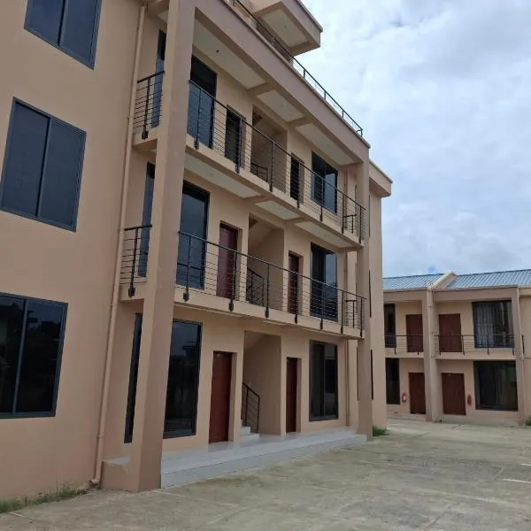Stunning 2BR in Dar Beach, Dining, Transit Nearby Apt 2, hotel u gradu Dar es Salam