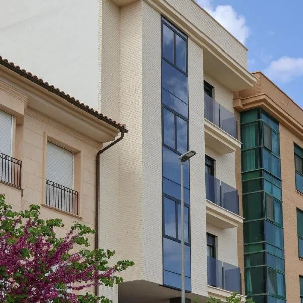 TeneaHome - Escuelas Pías, hotel u gradu Jekla