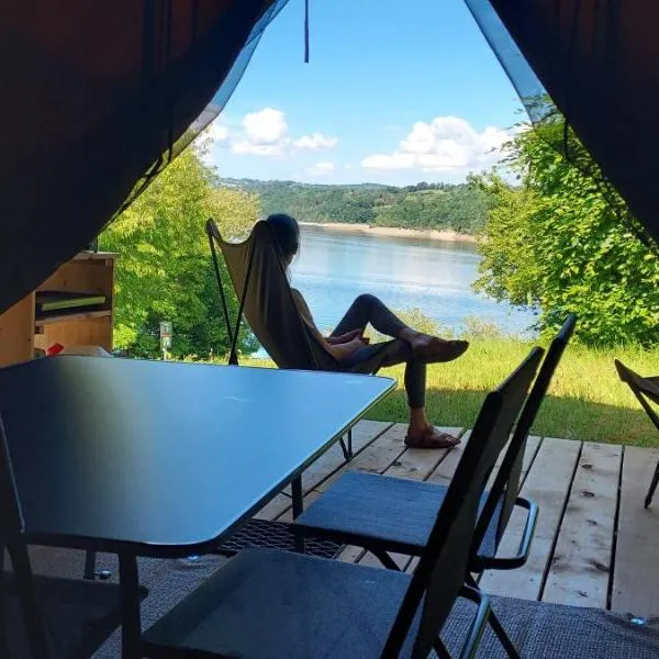 Camping Les Aubazines – hotel w mieście Bort-les-Orgues