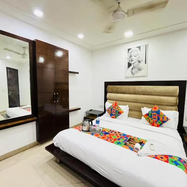 Hotel PP Tower - Near Ghaziabad Railway Station, hotel en Ghaziabad