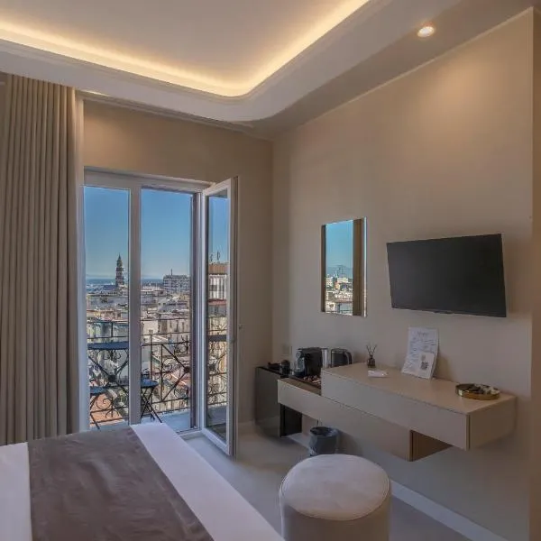 Mama's Boutique Rooms, hotel in Naples
