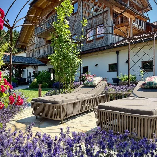 Rosenhof Salzburger Seenland, hotel di Strasswalchen