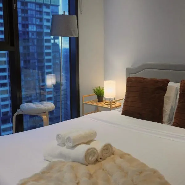 Edition Residence 2BR City Views Gym, Pool, Sauna and Spa, hotel em Melbourne