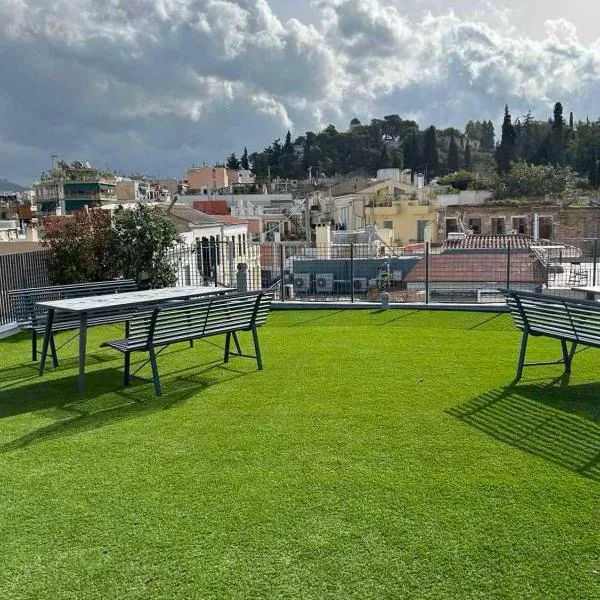 Greece U Around Athens Thissio Suites, hotel em Atenas