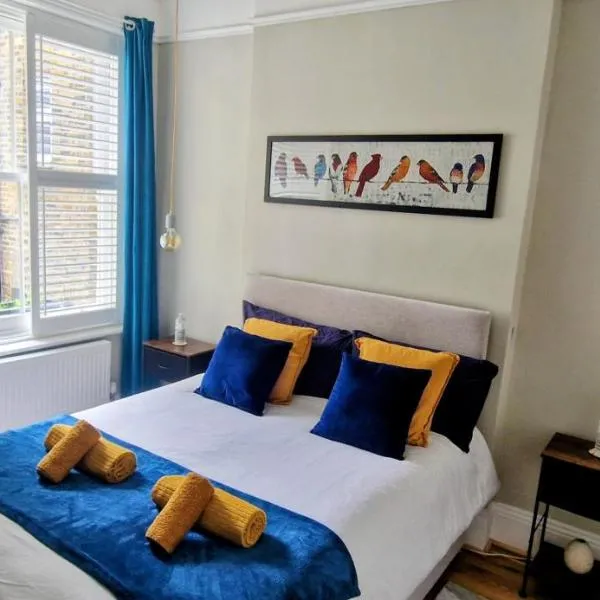 Double Bed at Cozy Hailsham, hotel a Londres