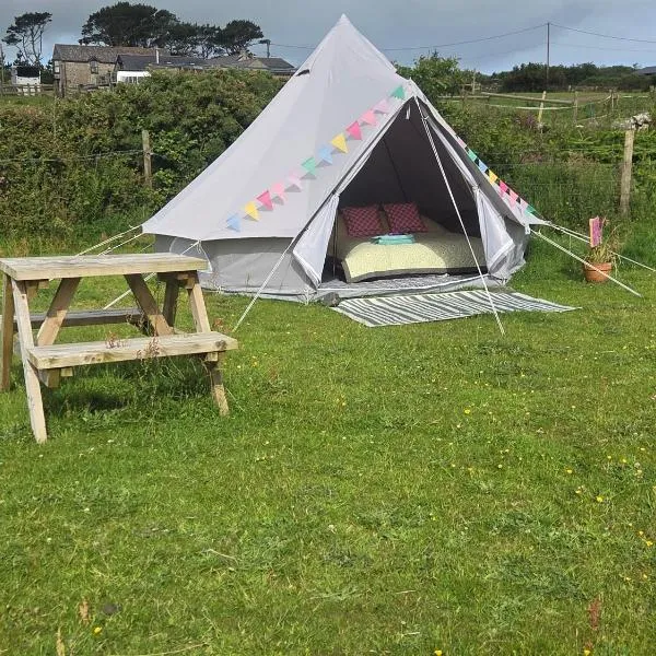 Emilies Bell Tent, ξενοδοχείο στο Σεντ Άιβς