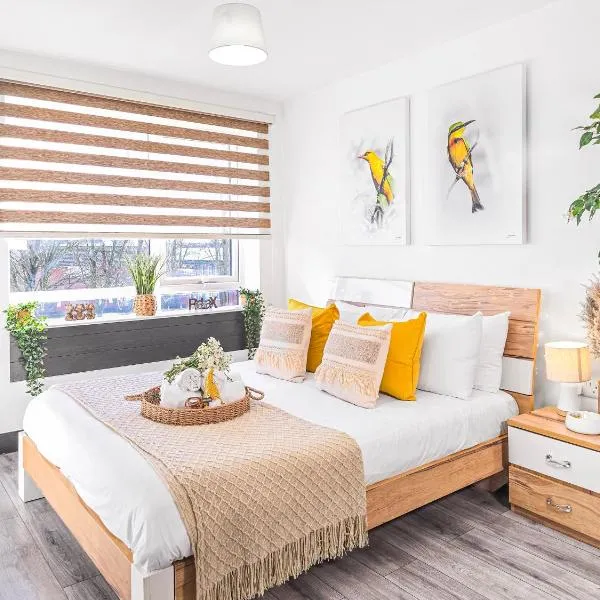 The Cozy Chapter - Spacious Apartments Near Manchester City Centre & Old Trafford, hotel in Manchester