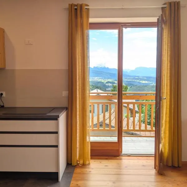 Appartamento - Ferienwohnung LA REGINA un dolce rifugio tra api e natura TRENTINO SÜDTIROL, hotel en Tret