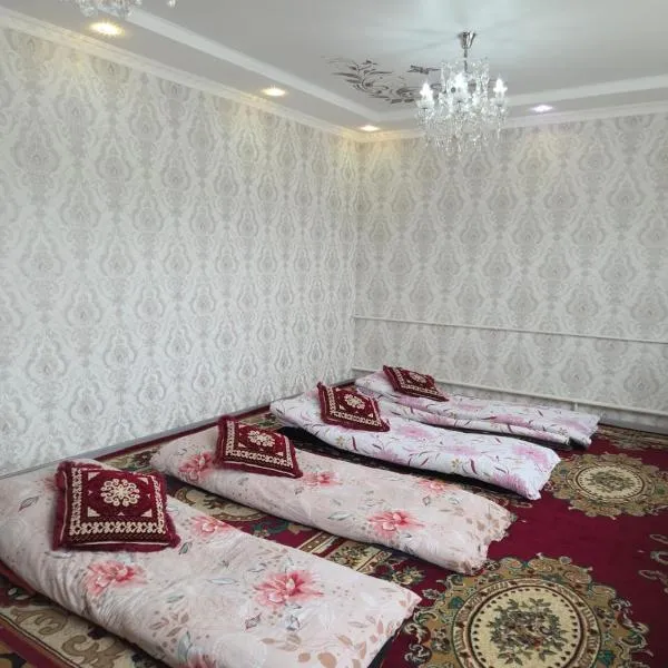 Dosoi Guest House Experience Song-Kul with Horseback Tours, hotel u gradu 'Kyzylemgek'