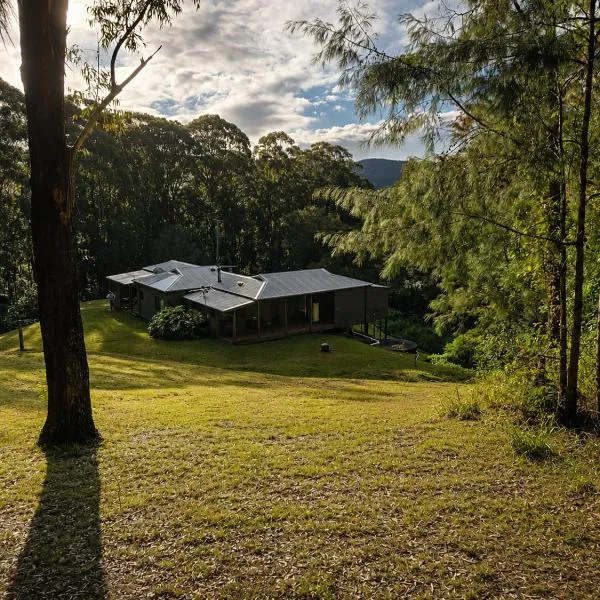 Thrums Bush Retreat، فندق في Upper Orara