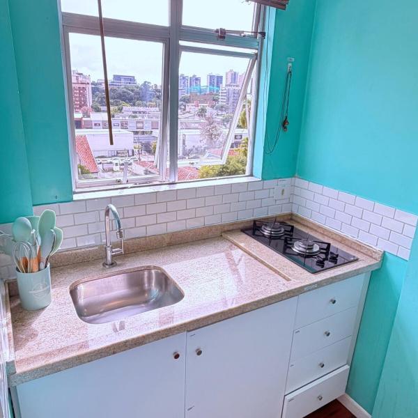 Apartamento moderno com garagem no Cabral Domo Hospedagem - Foto 3
