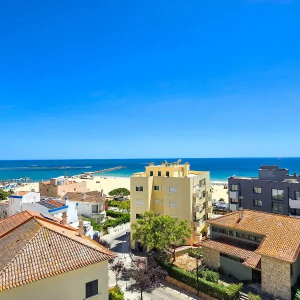Penthouse Ponta da Areia - Vista Mar Frontal e Garagem, ξενοδοχείο σε Portimão
