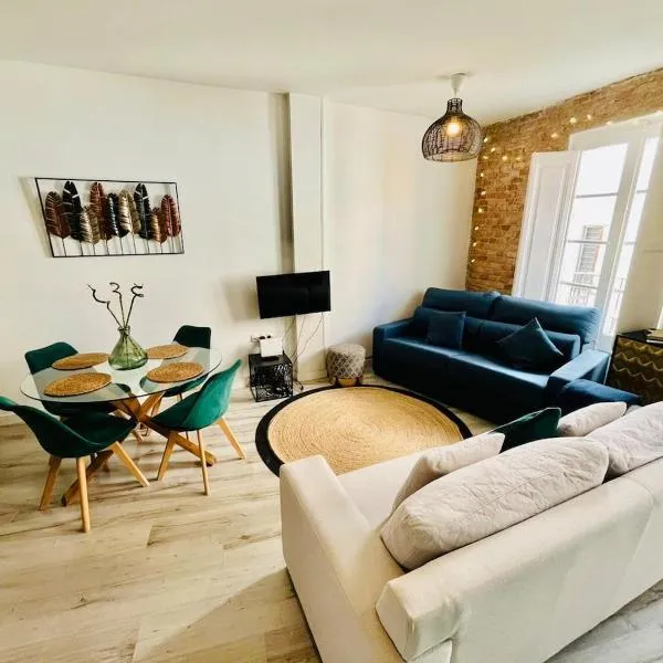 STYLISH APARTMENT in Tarragona Old Town, Bright, Spacious & Quiet, hótel í Tarragona