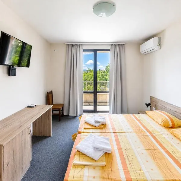 Къща за гости Делфин, Hotel in Kraymorie
