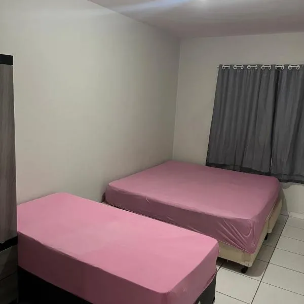 Quarto para viajantes, hótel í Montes Claros
