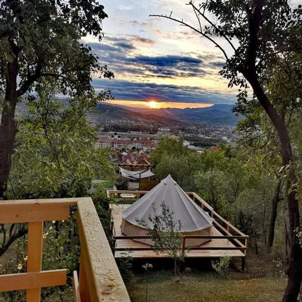 Epic Glamping, hotel en Călimăneşti