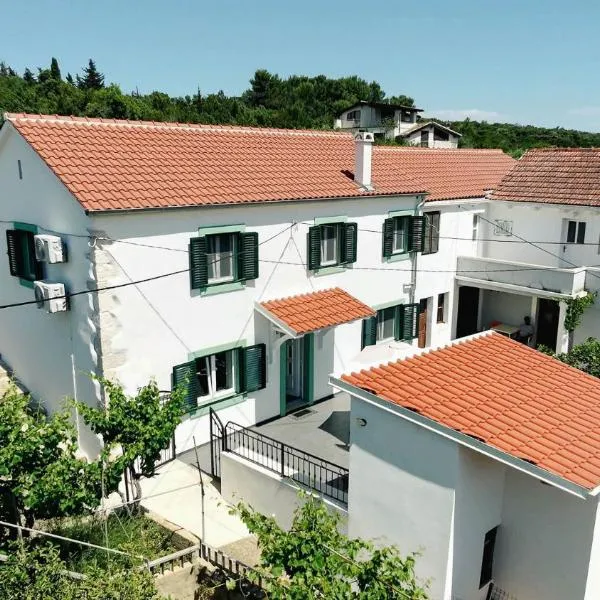 Villa Rosa House 3 Bed, 3 Bath In Luka Dugi Otok, ξενοδοχείο σε Luka