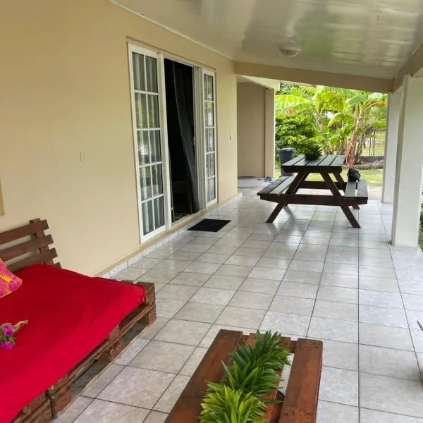 NAEHU TEMAUI A MATUANUI Lodge: Tiputa şehrinde bir otel