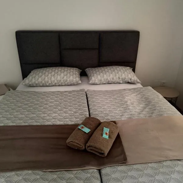 Apartma Viković II, hotel in Njiverce