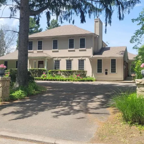 Charlotte Garden Bed and Breakfast, Hotel in Niagara-on-the-Lake