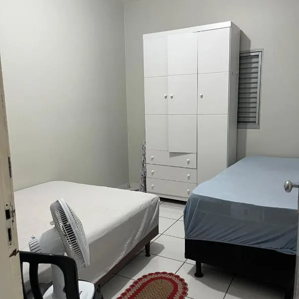Quarto individual Quarto 2, hótel í Montes Claros