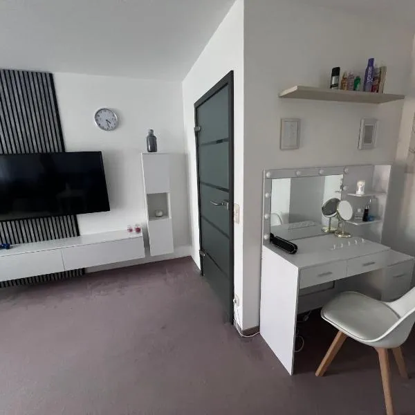 Charmante Wohnung mit Terrasse , ruhig und zentral, отель в городе Пенцберг