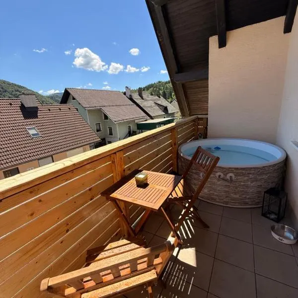 Green Breeze House Mozirje - Cozy Nights & Hot Tub, hotel din Mozirje