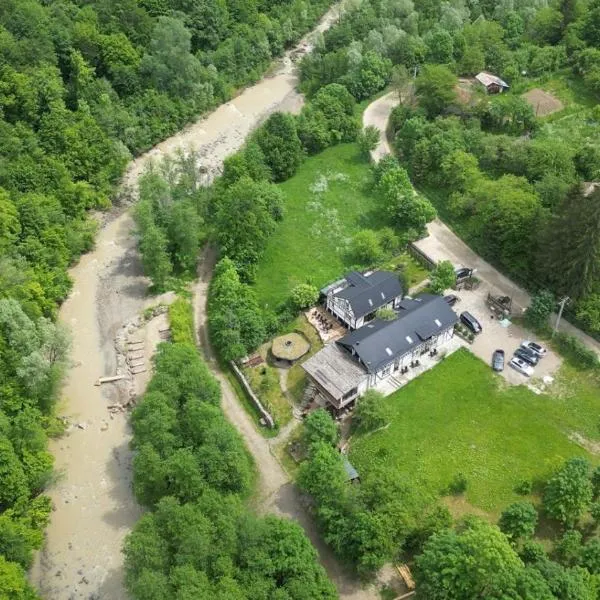 OM Resort, готель у місті Gura Teghii