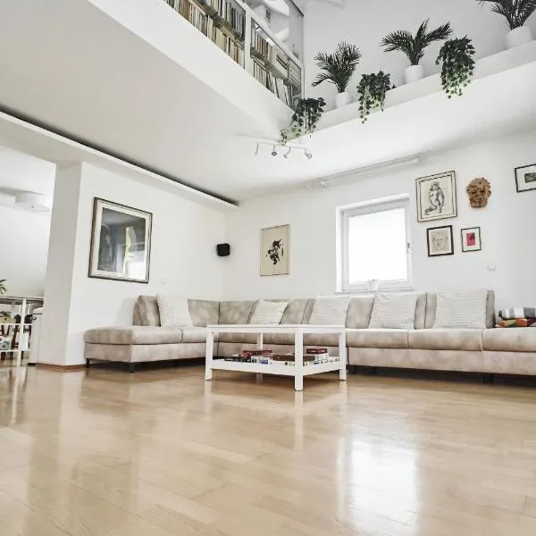 Matic Spacious Modern Apartment, hótel í Ljubljana