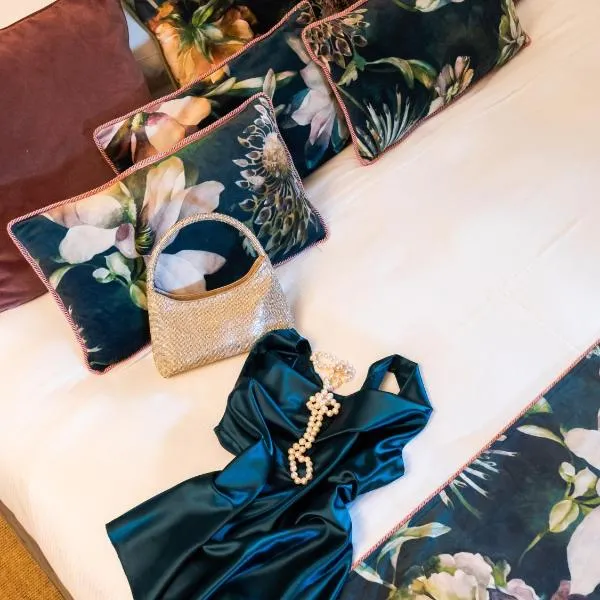L'americano Luxury Rooms, отель в Кьявари