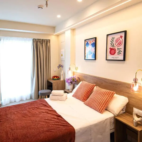 Luz House Marbella Hostal โรงแรมในมาร์เบยา