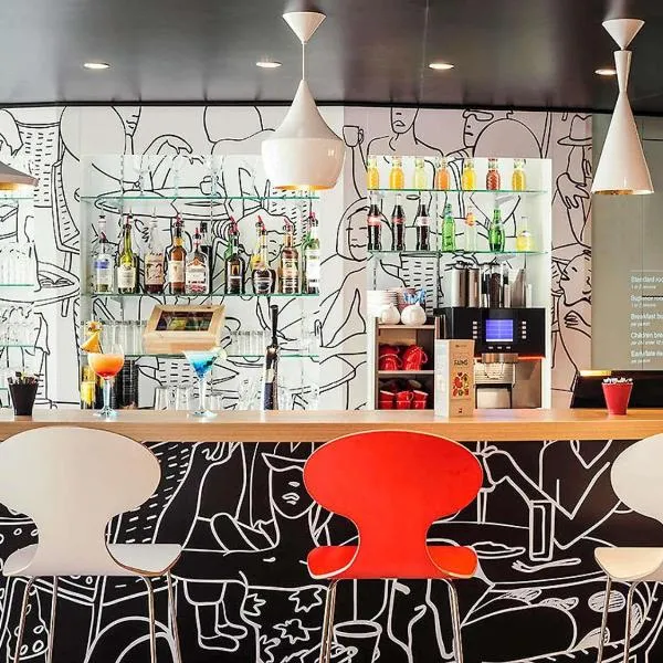 ibis Saint Quentin en Yvelines - Vélodrome, готель у місті Монтіньї-ле-Бретонне