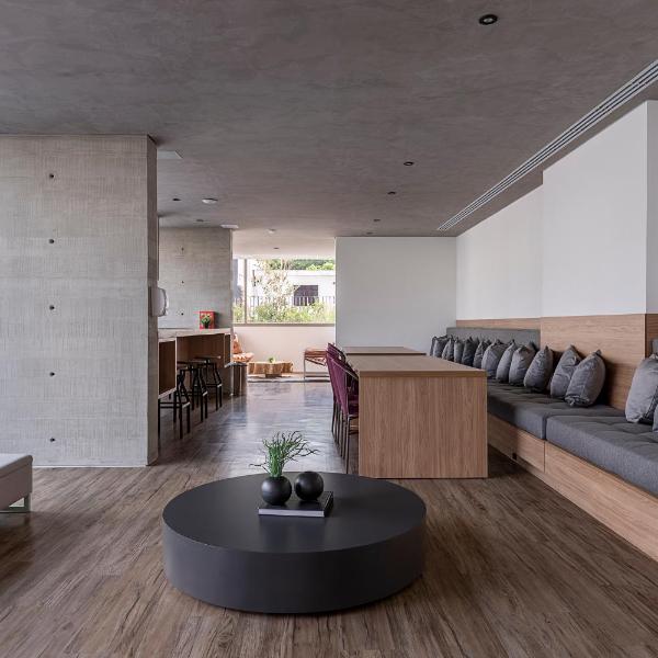 BHaus Jardins VN Melo Alves - Studio Premium com Varanda e Vista Incrível 16o andar - Cama Queen - Oscar Freire 200m - Academia - Lavanderia - Piscina - Coworking - Vaga de Garagem - Metrô 300m - Acomoda 2 pessoas - ma64 - Foto 2