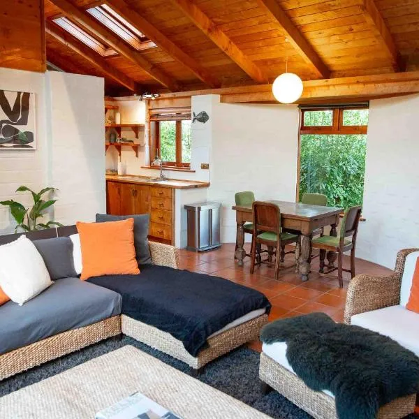 Tairua Earth House Retreat, hotel i Tairua