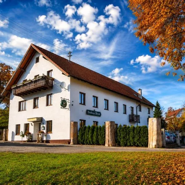 Hotel Hirsch Fluorn Schwarzwald, hotel en Fluorn