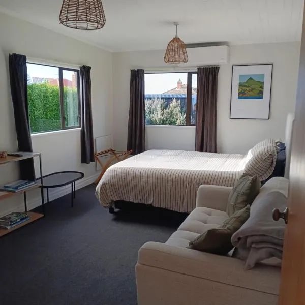 Stirling St Surf Villa, Hotel in Dunedin