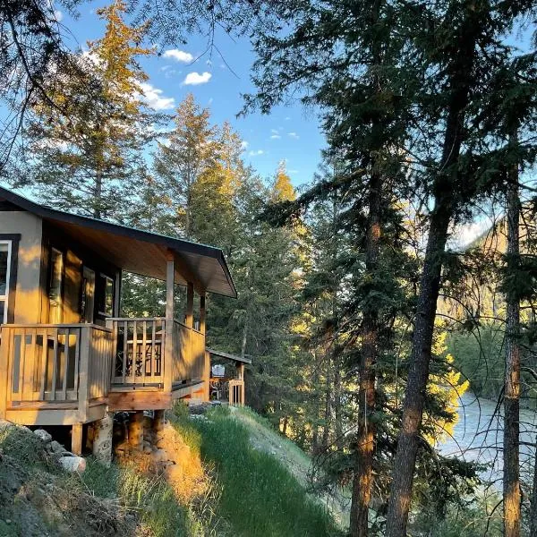 Doug's Emporium and Riverside Cabins, hotel v destinaci Hedley
