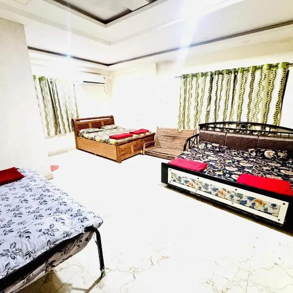 SaiShlok Villa, מלון בנגאון