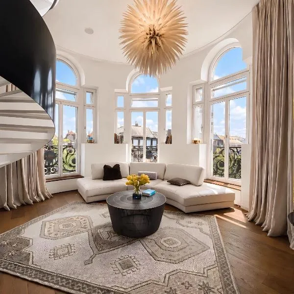 The Crown Penthouse Bahnhofstrasse, hotel in Zurich