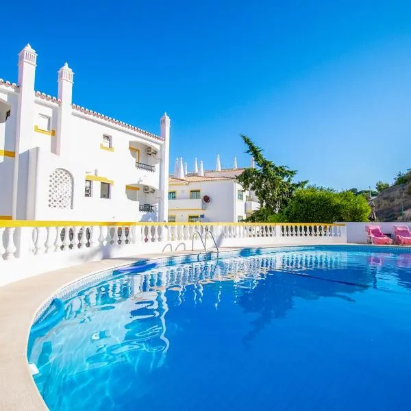 Casa Sem Pressa - Beach, Pool & Central Carvoeiro, hotel a Carvoeiro