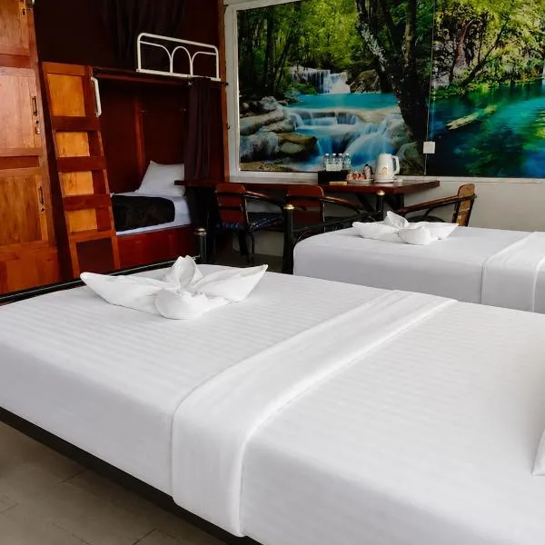 Batikseafood Airport & Room، فندق في شاطئ ناي يانغ