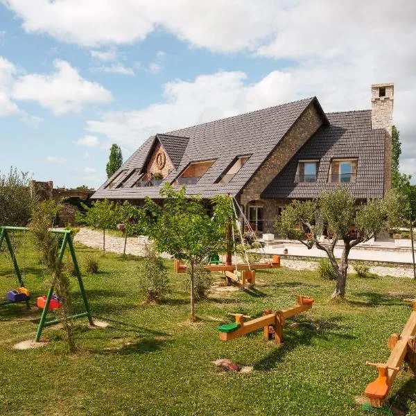 Lahuta e Vjeter Agroturizem, hotel a Laç