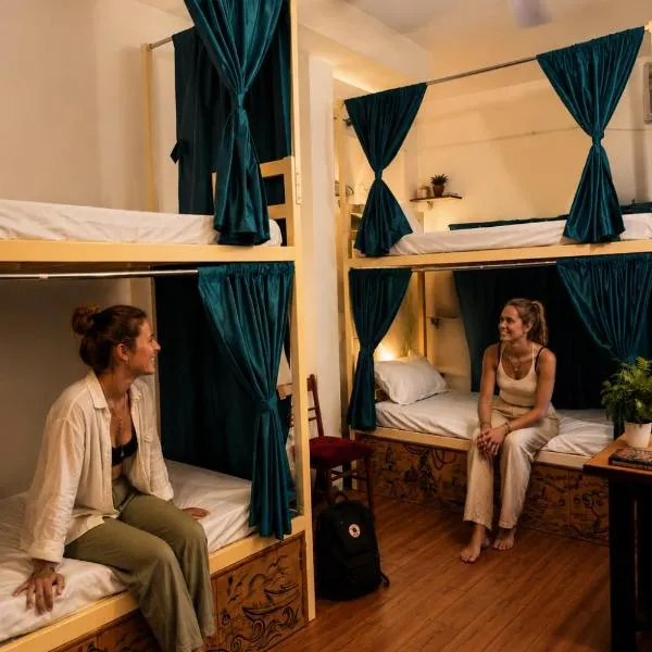 Kashi Vibes Hostel, hotel sa Varanasi