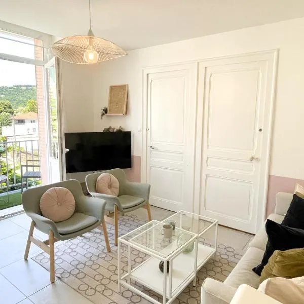 Parking privé - Jazz à Vienne 12 min - Gare - Balcon, hotel v destinácii Vienne