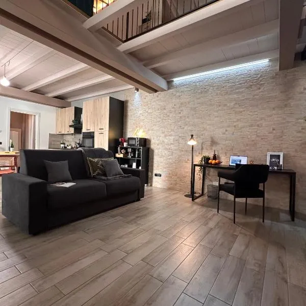 The Hangar Loft - Leonoardo, Center & Parking, hotell sihtkohas Sesto Calende