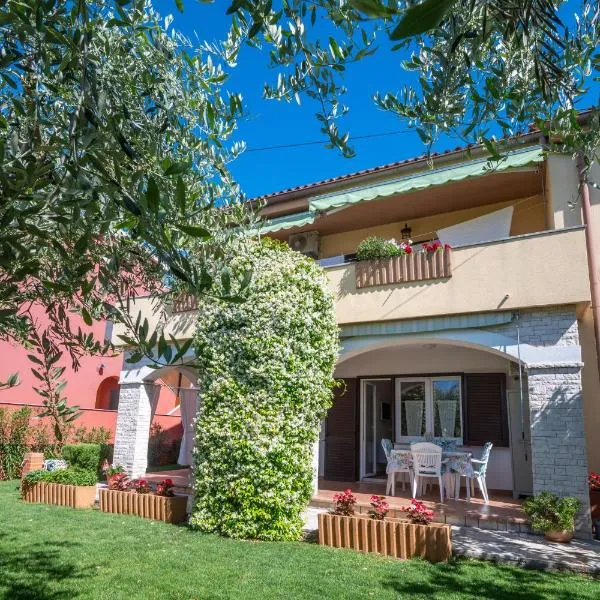 Apartments Mirella, hotel i Novigrad