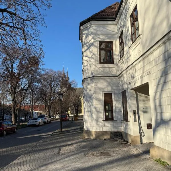 New Apartment on Kapitulská Street with parking: Trnava şehrinde bir otel